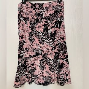 Floral and Textured Skirt with Diagonal Tulip Bottom